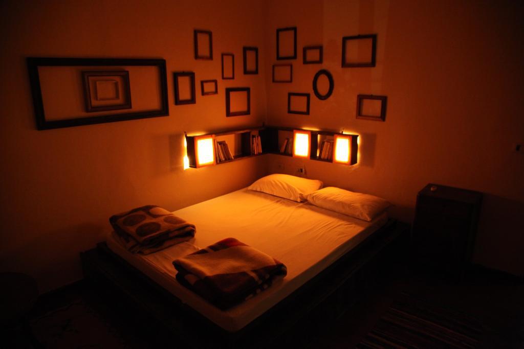 Trip'n'Hostel Tiranë Phòng bức ảnh